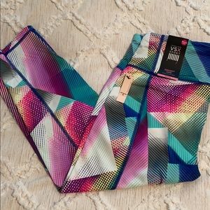 NWT Victoria’s Secret Knockout Capris, Size M